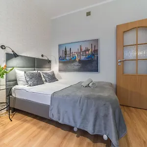 Przytulne Z Balkonem, 150m Od Dworca Glowny Apartment