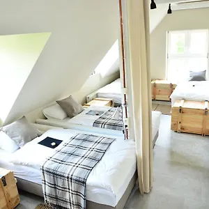 Five Point Hostel & Apartments Hostel