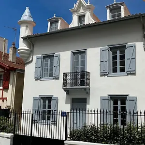 Les Tourelles Pensionat Biarritz