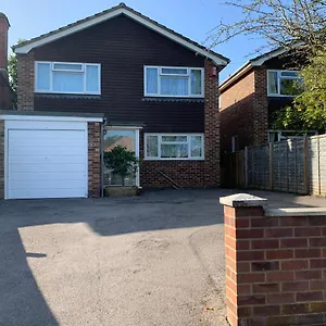Executive 4 Bedroom Bassett House * Southampton