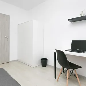 Rooms4less