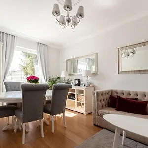 Elegant Near Old Town - Free Parking Apartment *