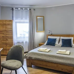 Royal Nocleg ze śniadaniem 3*