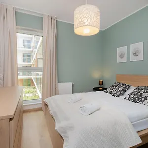 Bright & Stylish With Balcony 1,5 Km To Main By Renters