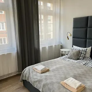 Old No 8 Apartment *