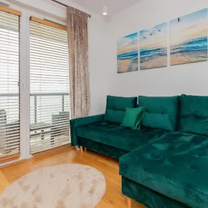 Nowa Letnica Z Parkingiem I Balkonem Przy Stadionie Polsat Arena By Renters Apartment