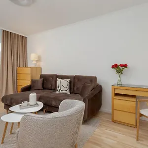 Two Bedroom In With Desk For Remote Work And Bathtub By Renters Gdansk