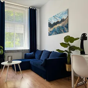 Green Corner In Downtown , Fiesta Apartment *