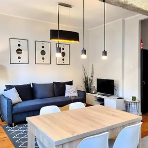 Dwa Lwy Stare Apartment