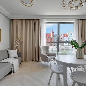 Old & River View Premium By Lion Apartment Gdansk