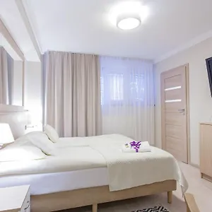 Anna - - Free Parking 2* Gdansk