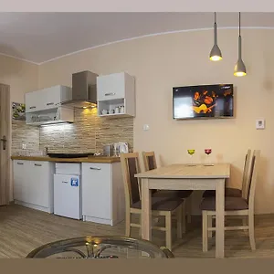 Cozy With Garden Apartment *