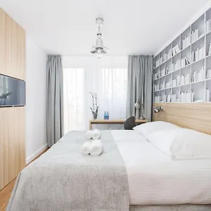 Smart Garnizon 2* Gdansk