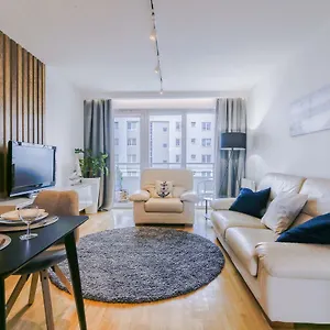 Apartment Rent A Flat - Obroncow Wybrzeza St.