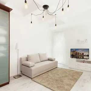 Apartment Dworska By Renters