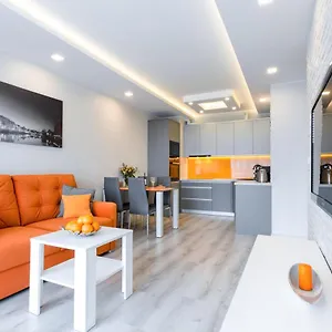 Apartment Apartment Orange Dream *
