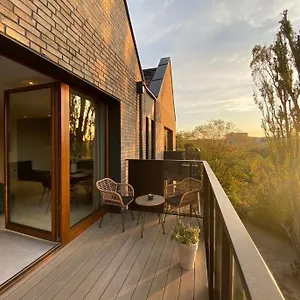 Apartment Baltic Riviera - Garden Sanctuary Retreat Gdansk