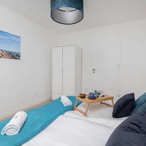 Gdanska Two-bedroom Brzezno By Renters Gdansk