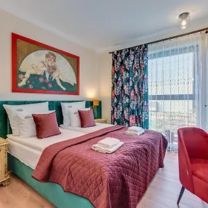 Granaria Premium Riverside & Parking By Downtown Apartment