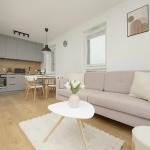 Apartment Bright Pastel With Desk For Remote Work, Balcony And Parking By Renters *