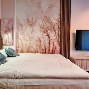 Apartment Citystay Scala Srodmiescie Z Uroczym Ogrodkiem *