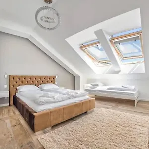Close-golden - Cozy And Bright - Great Location &swietej Barbary Apartment Gdansk