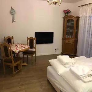 Cozy So Far Apartment *