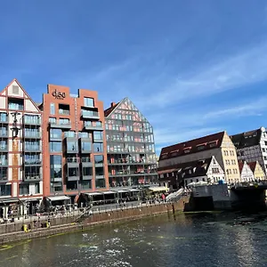 Chmielna Z Widokiem Na Rzeke * Gdansk