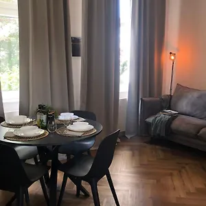 Apartment Port 13-a