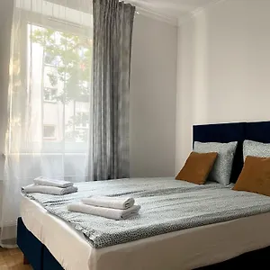 Apartment Lily - Ideal For Groups And Families Near Train Station Gdansk