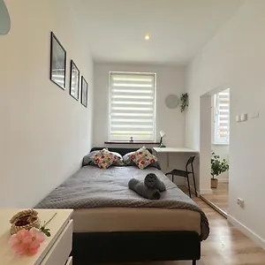 Birch Studio- Peaceful Retreat, 10 Minutes To Old Town & Seaside * Gdansk