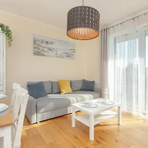 Sunny With Parking & Garden By Renters