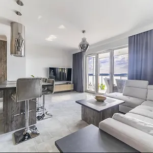 Apartment Apartmate- View Comfy By The Sea & Free Gym *