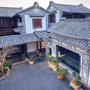 Shaxi Aoding Courtyard Bed & Breakfast