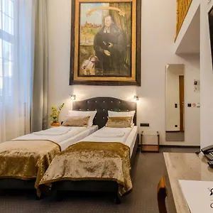 Aparthotel Celestin 3*